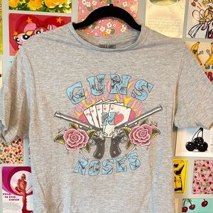 GUNS N ROSES FLOWER GRAPHIC BAND TEE
